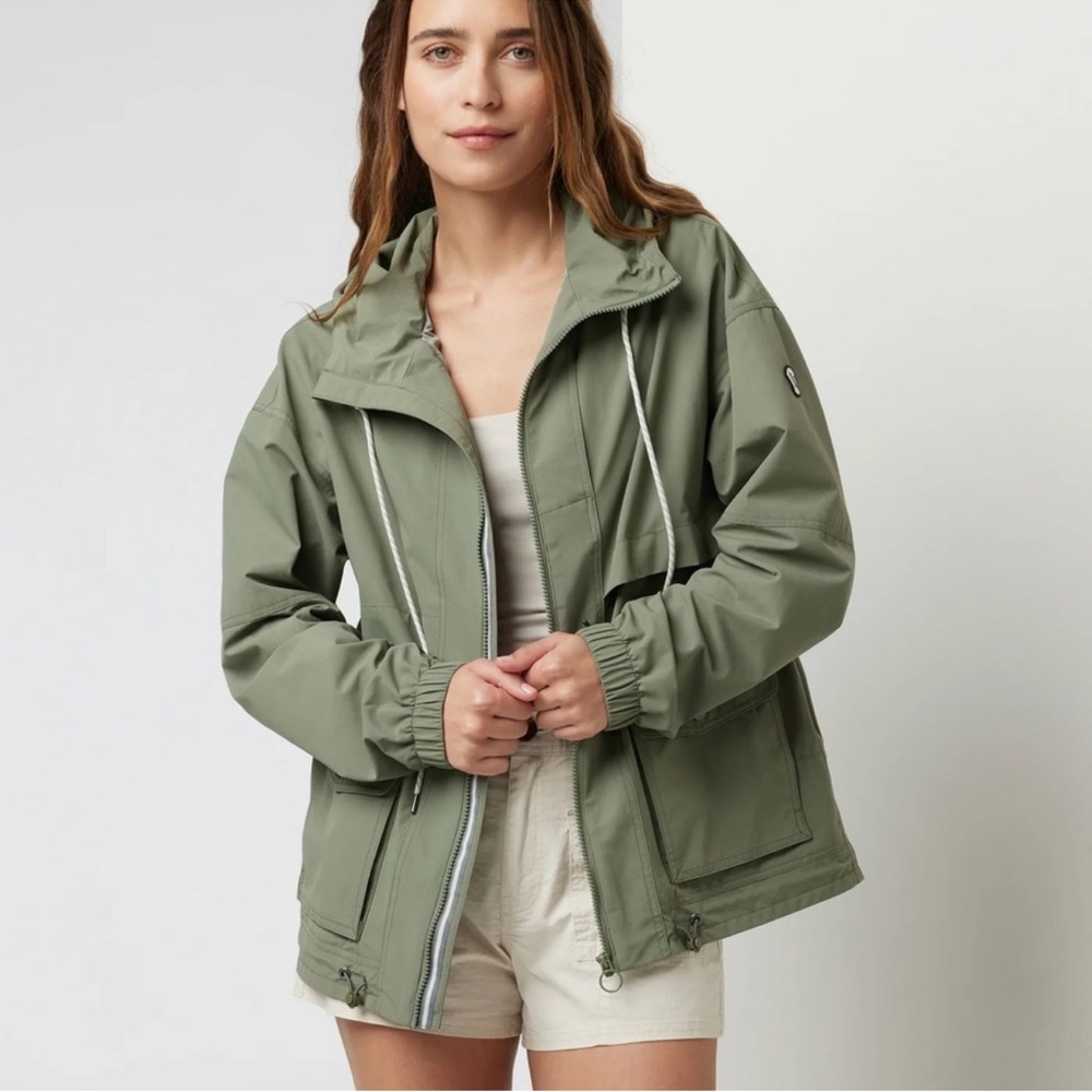 Vuori Women’s Elijo Rain Jacket Color Pistachio Green Size Small